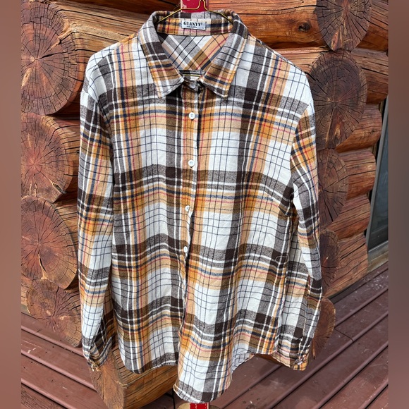 Guanyy button up flannel size L - Picture 2 of 3